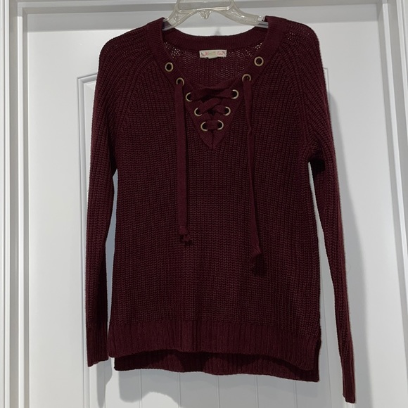 Burgundy lace up sweater - Picture 1 of 2